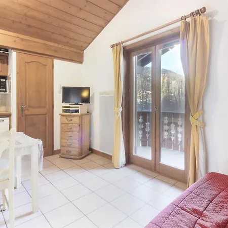 Apartment Le Gouter - Ski-in Ski-out - Indoor Pool Les Houches
